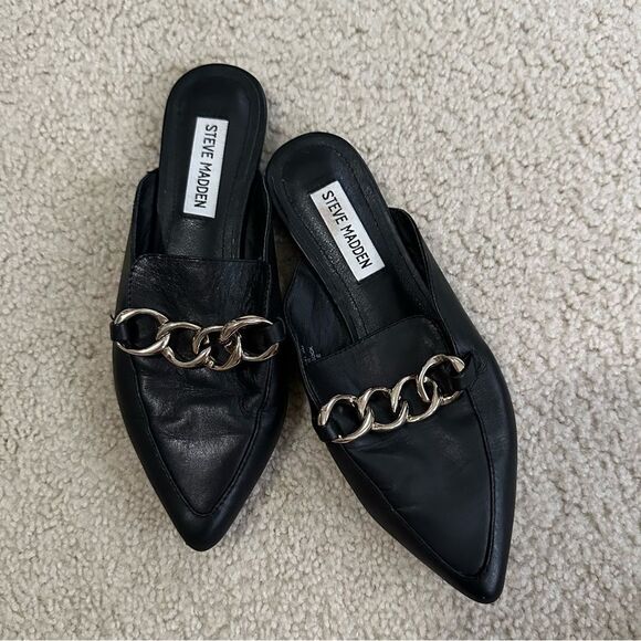 Steve Madden black career style loafers with gold chain detailing - Picture 3 of 8